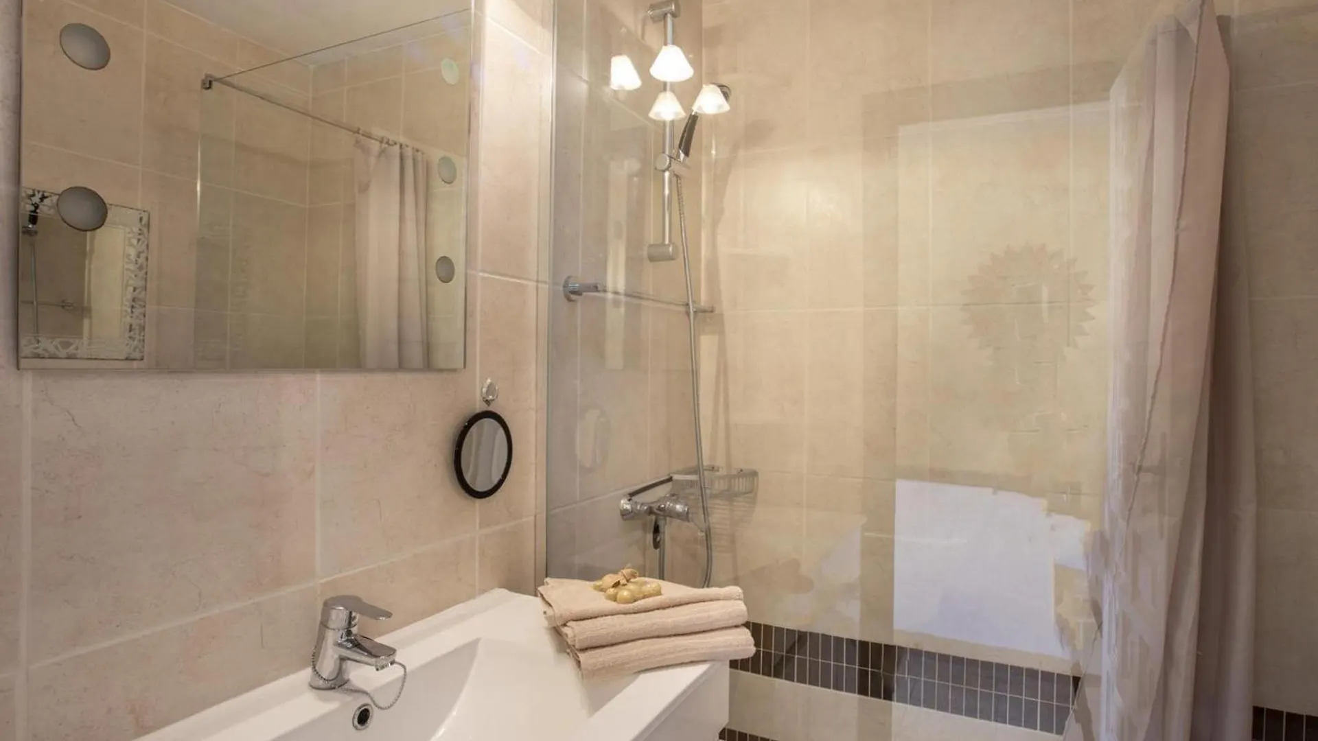 Casa De Pescador Con Amarre De 4 M - Hisp-288-59 Villa Empuriabrava Holiday home
