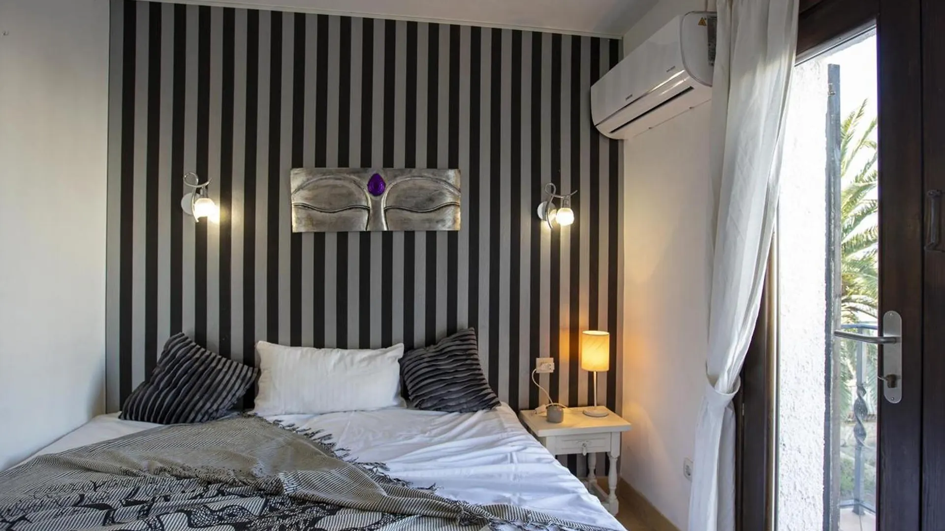 Holiday home Casa De Pescador Con Amarre De 4 M - Hisp-288-59 Villa Empuriabrava