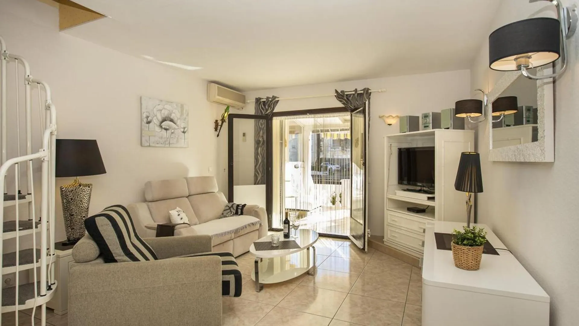 Villa Casa De Pescador Con Amarre De 4 M - Hisp-288-59 Ampuriabrava España